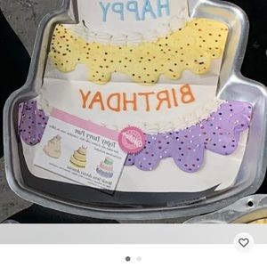 Wilton Retired Cake Pan Topsy Turvy